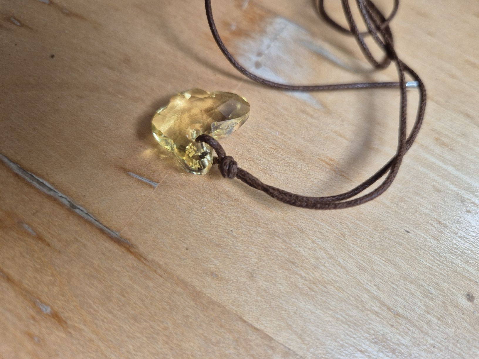 Anhänger: Collier papillon jaune cristal brillant – Gebraucht aus Yverdon-les-Bains von somiou 1