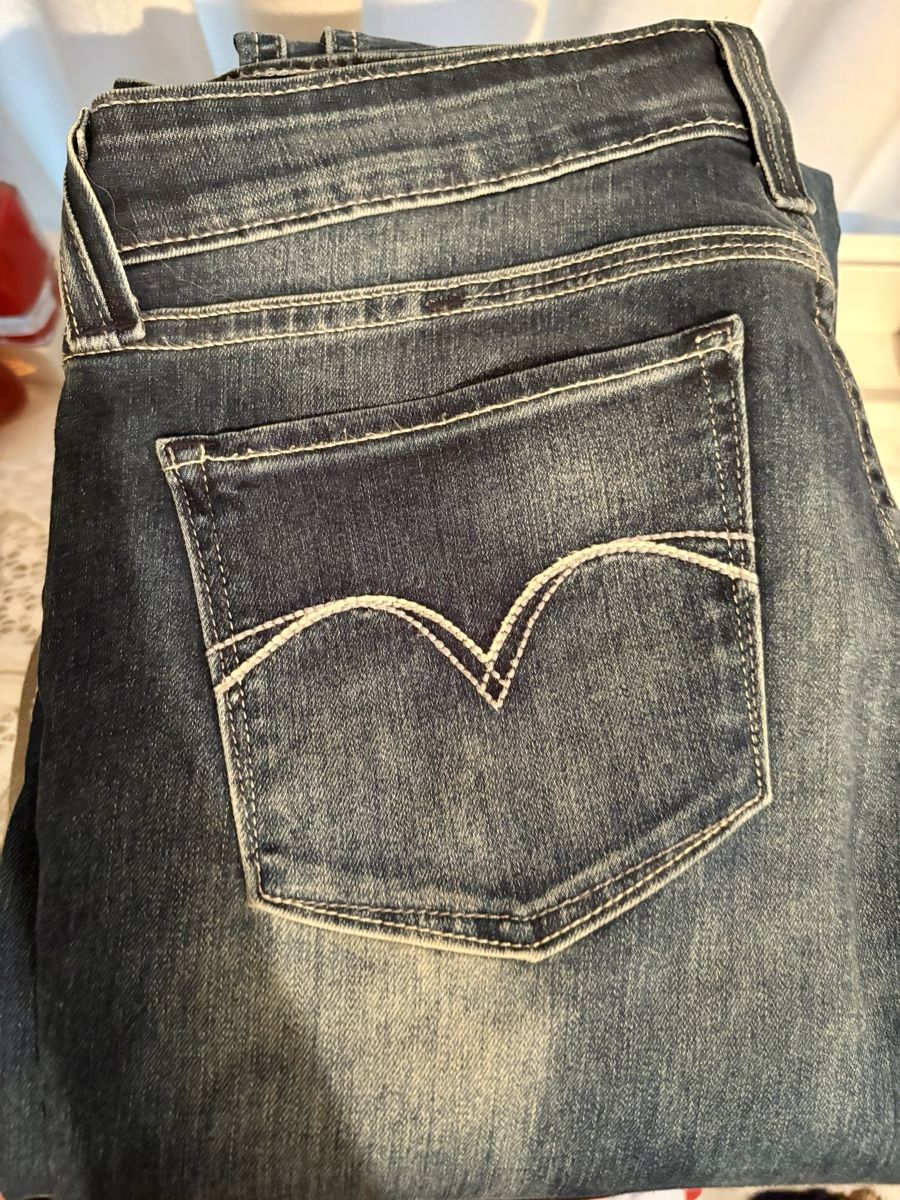 Levi's Jeans: Levi's Damen Jeans – Neuf (Voir description) à Flims Dorf par chauy 1