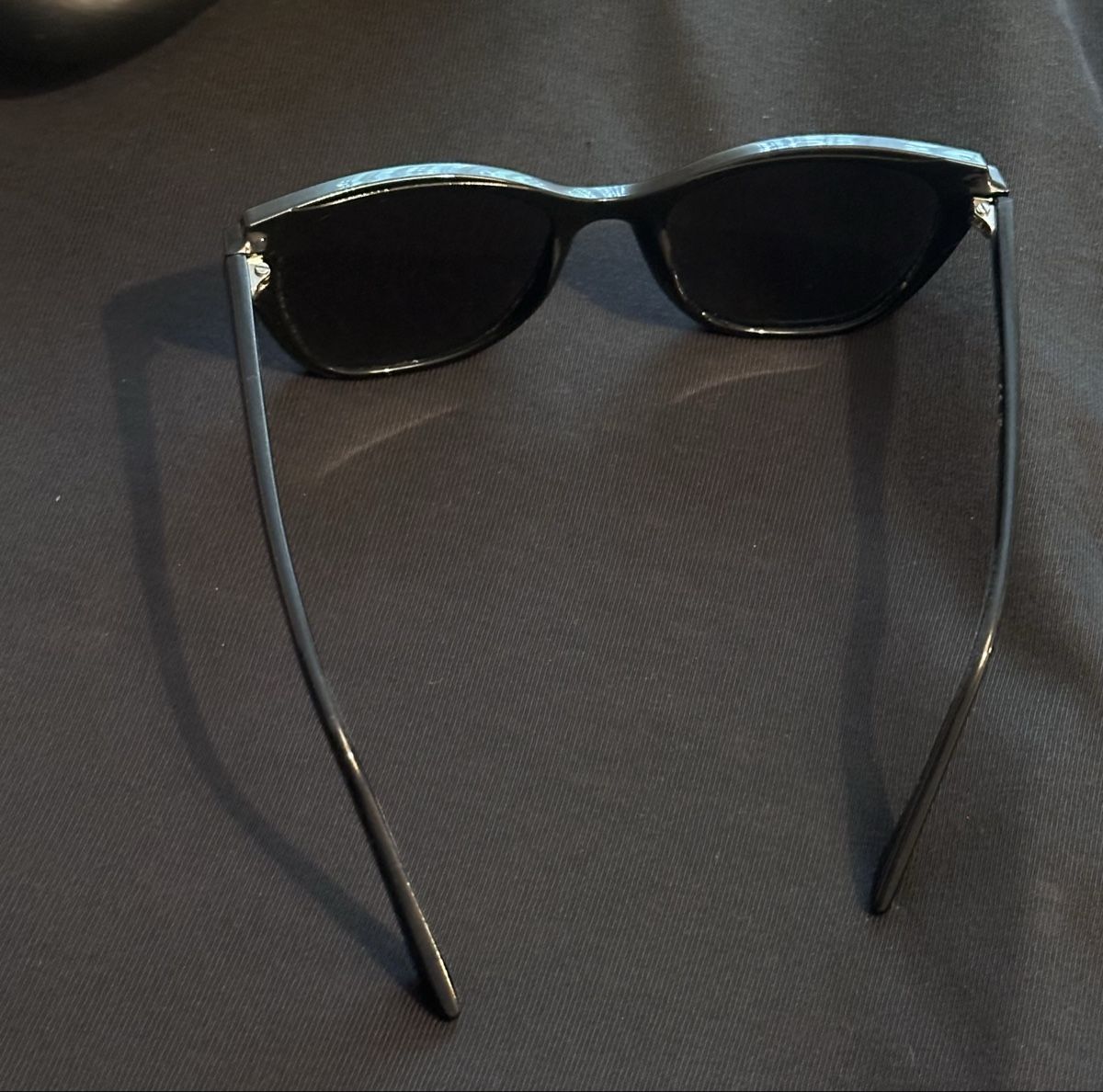 Vogue Occhiali & Lenti: Vogue Sonnenbrille, Schwarz – Usato da Zufikon venduto da lje_tnk2 1