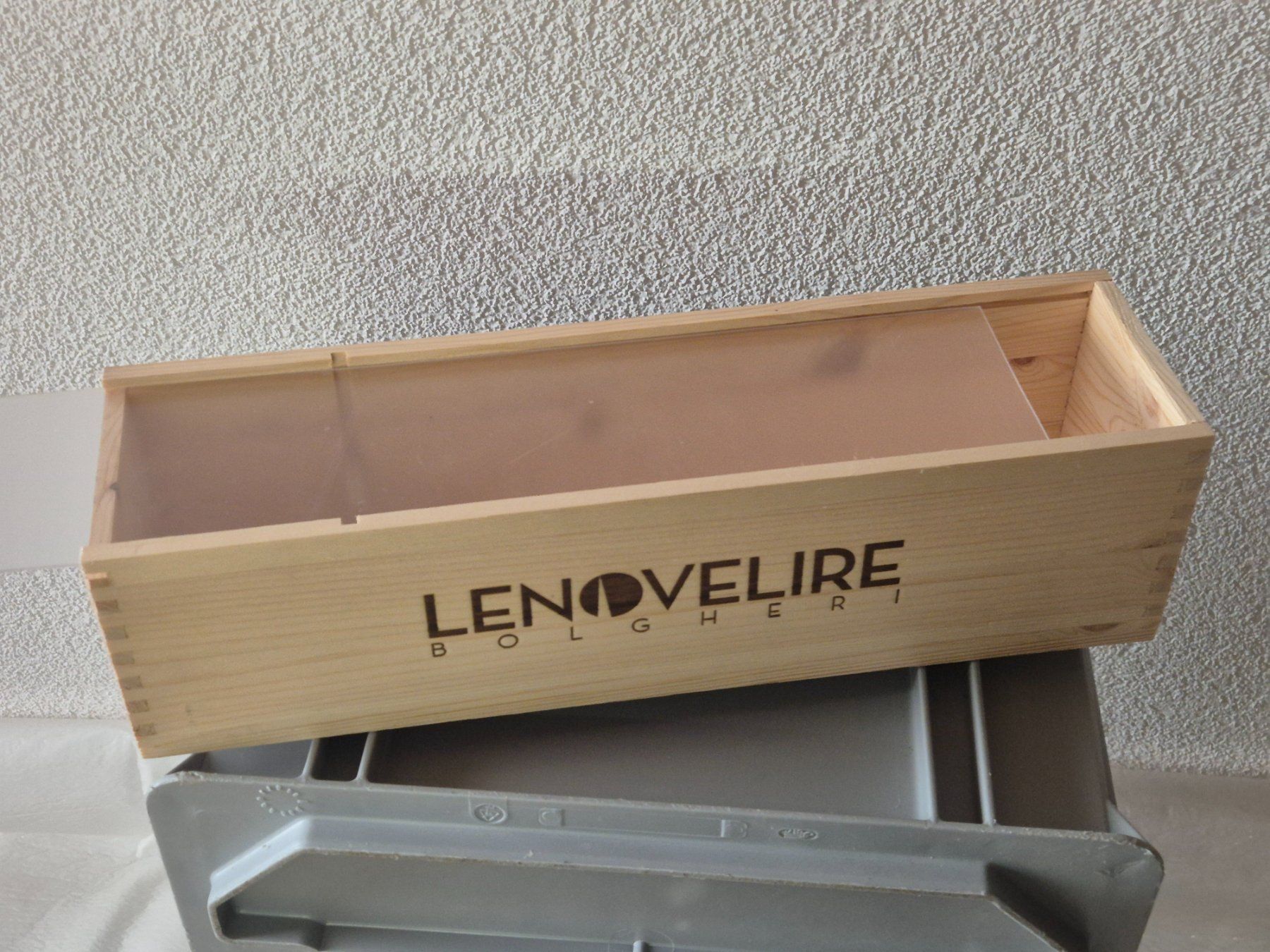 Altro: Weinkiste leer mit Plexiglasdeckel 41.5x11.2x11.2 cm – Usato da Bowil venduto da Basima
