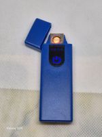 Neues blaues elektrisches Feuerzeug mit USB-Kabel