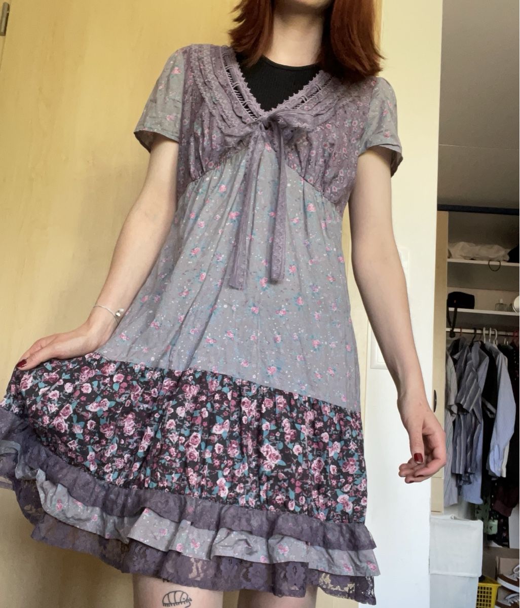 Vestiti: Mittellanges Kleid – Usato da Gondiswil venduto da lor_2rkz