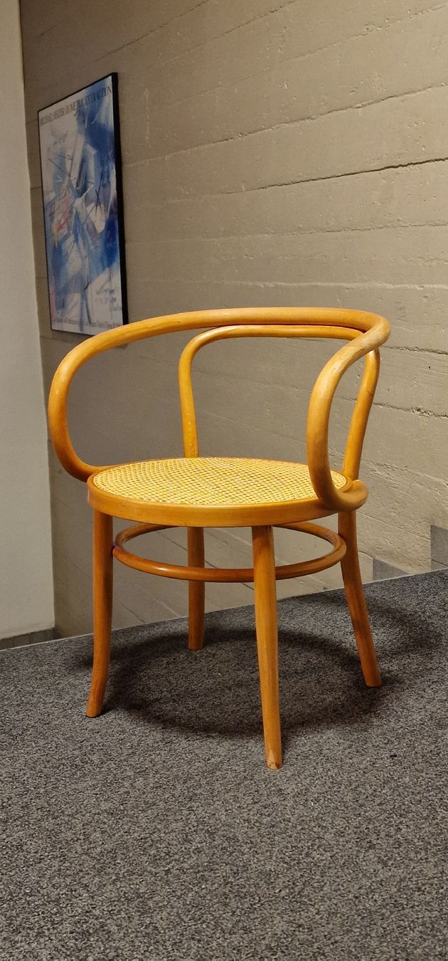 Thonet Stühle: Marcel Breuer Bugholzstuhl 209 von Thonet – Gebraucht aus ZÜRICH von Arte-24
