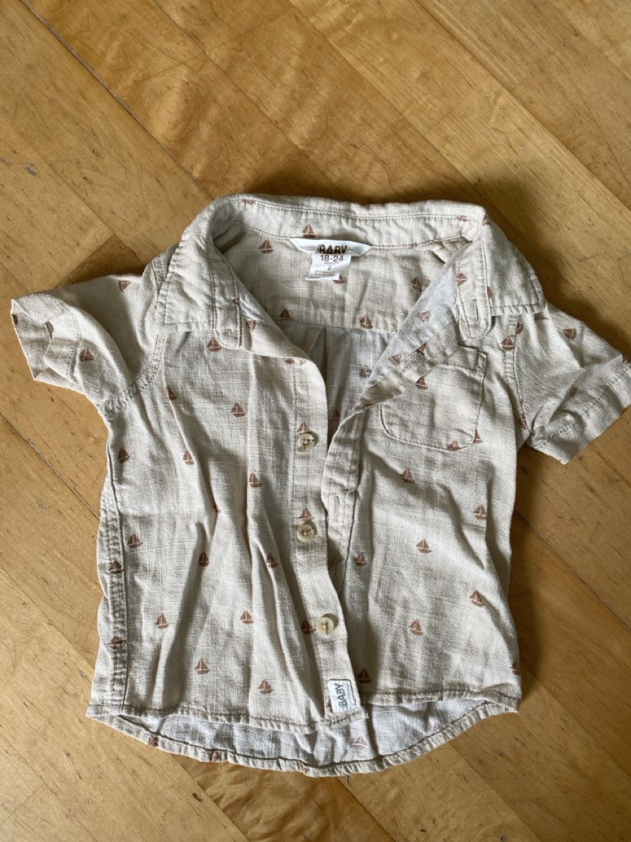 Hemden, Tops & T-Shirts: Hemd 18-24 Monate  – Gebraucht aus Zürich von Simi_L
