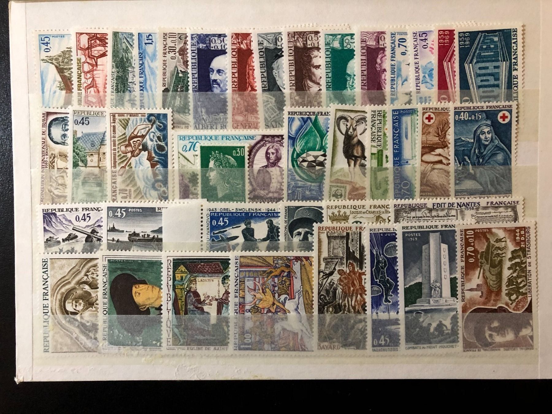 Tutti i francobolli: () Année complète 1969 Neufs** – Nuovo e nell'imballaggio originale da Lausanne venduto da ffhoud