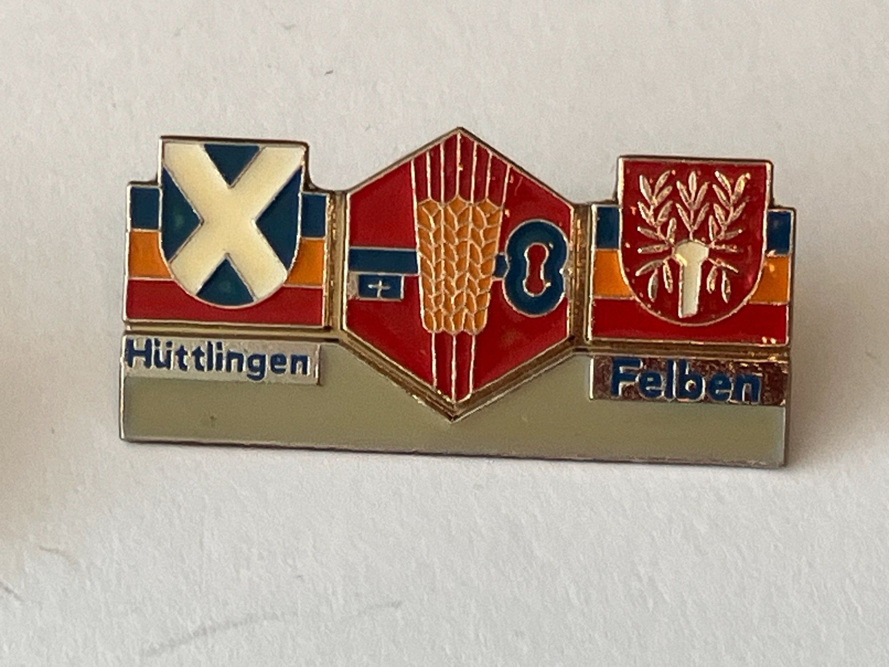 Plaketten & Abzeichen: 1 Pin Hüttingen & Felben – Gebraucht aus Basel von djwwpp