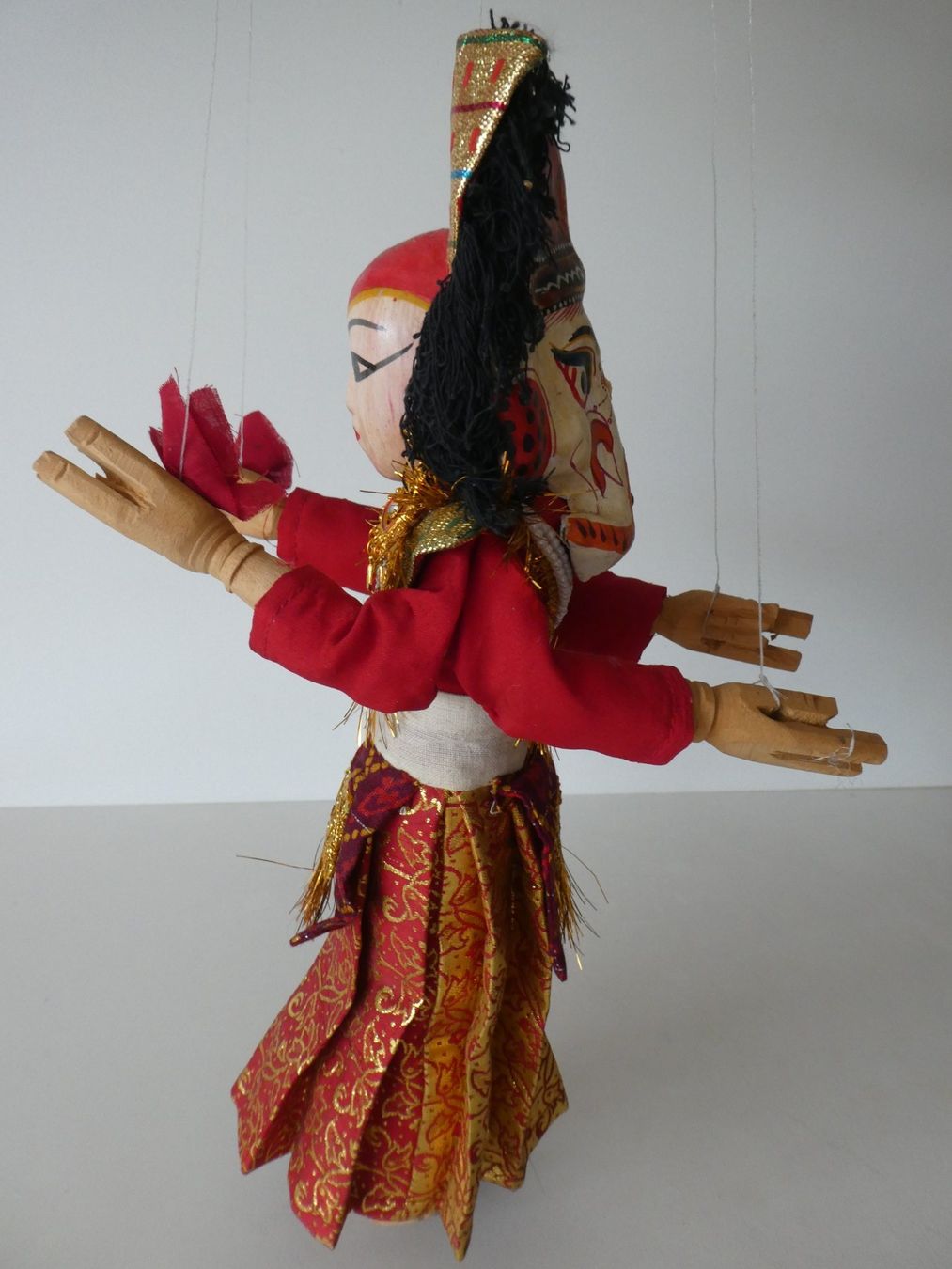 Puppen: Marionette mit Doppelgesicht aus Nepal – Gebraucht aus Basel von Robyn