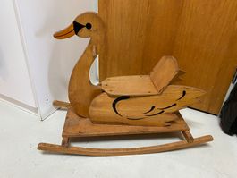 Schauckelschwan aus Holz