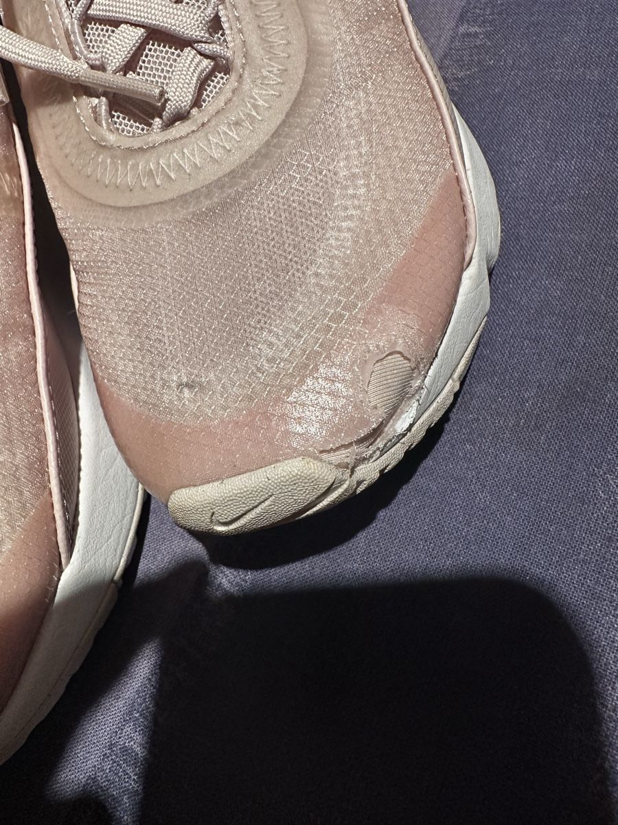 Scarpe da donna: Nike Air Max 2090, Gr. 38.5, hellrosa – Usato da Hohenrain venduto da Flysohighmybutterfly 1