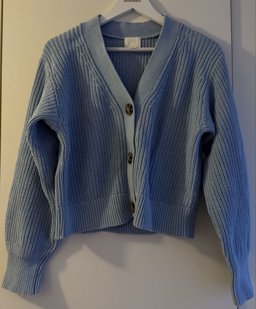 H&M Giacche: H&M Strickjacke/Cardigan hellblau, Grösse XS – Nuovo (secondo la descrizione) da Tuggen venduto da jess_gls06