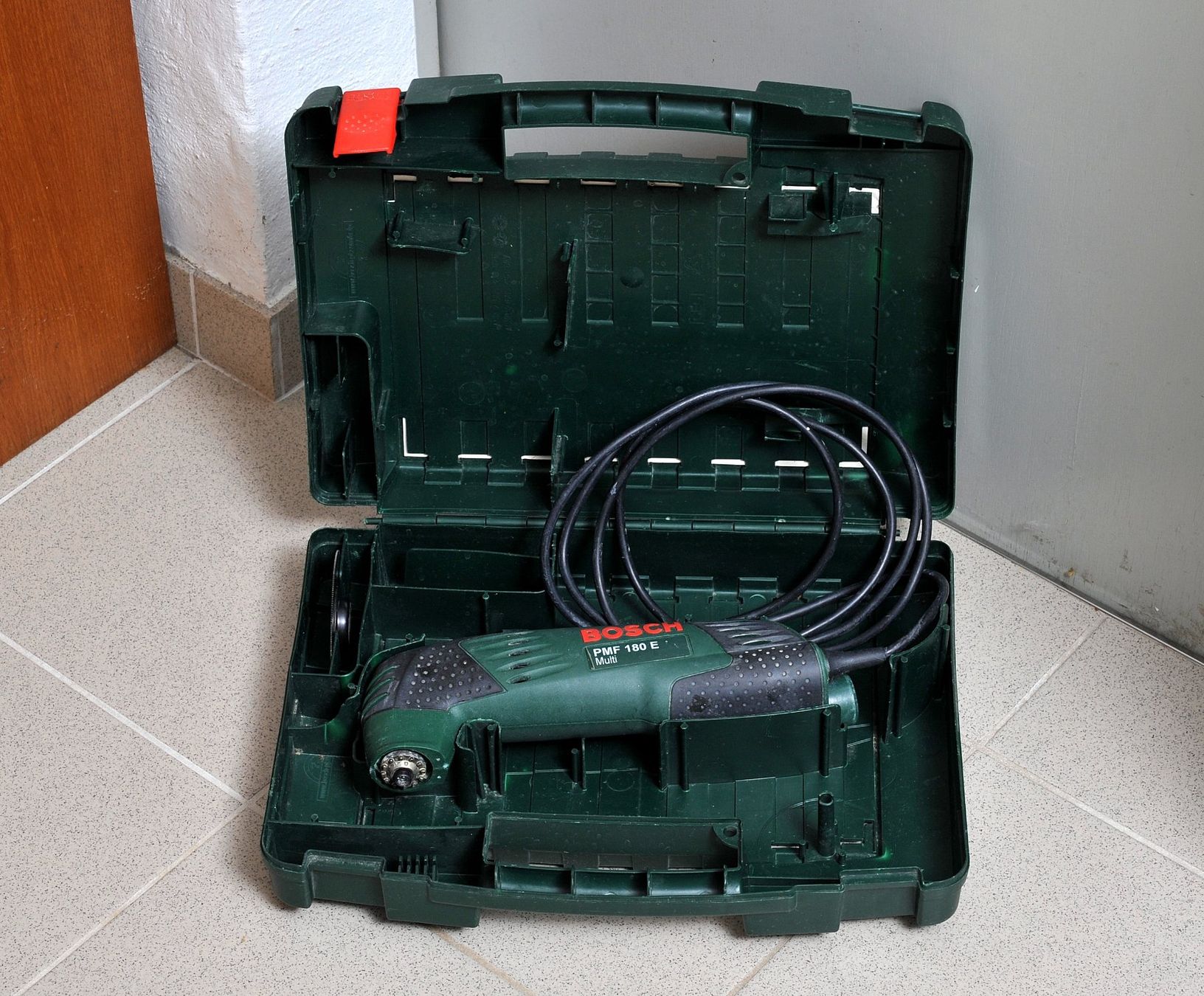 Bosch Tutti gli attrezzi: Bosch PMF 180E Multi Oszilierer Multitool Säge Werkzeug – Usato da Gränichen venduto da Zuckerhut45 1