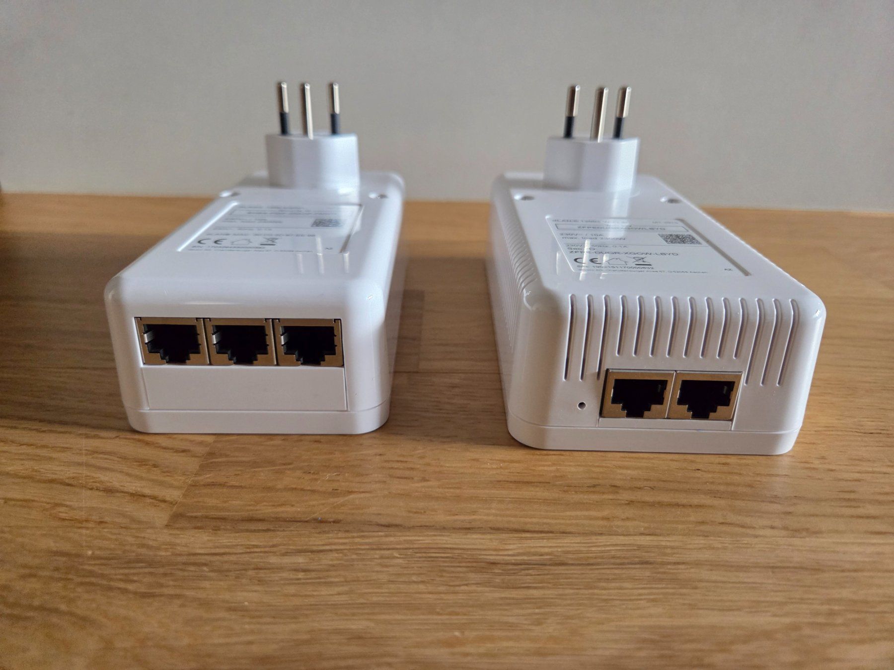 Devolo Laufwerke & Adapter: Devolo dLAN 1200+ WiFi ac Powerline Adapter Kit – Gebraucht aus Mühleberg von tot_5mfc 2