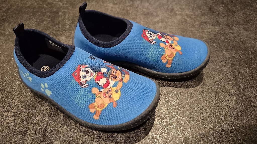 Scarpe per ragazzi: PAW PATROL - Badeschuhe Gr. 28 – Usato da Schwarzenbach venduto da CurlySheep
