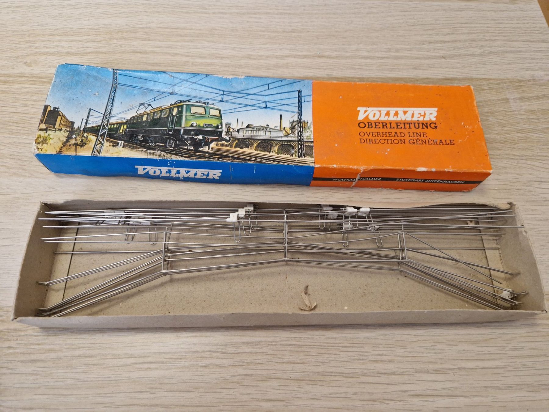 Vollmer Modellini di ferrovie: Vollmer Oberleitung H0 – Usato da St-Aubin-Sauges venduto da tantome