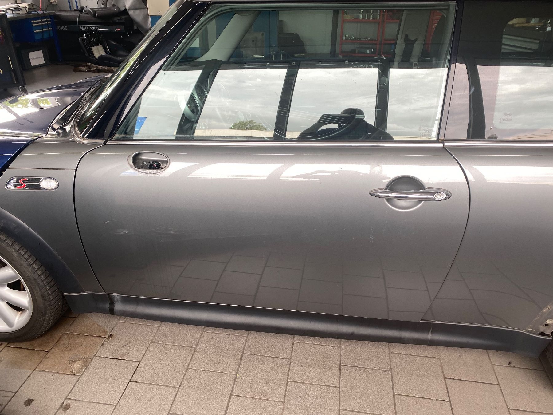 Mini Tutti pezzi di ricambio auto: Tür links Mini Coopes S – Usato da Frasnacht venduto da Viste0