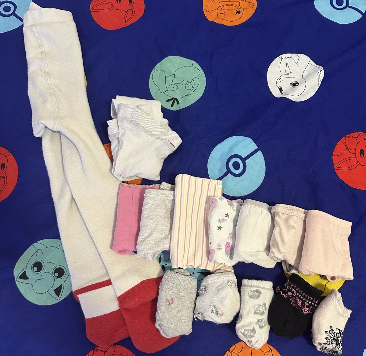Lotti & Set di vestiti: Kleiderpaket//Mädchen//5-6 J – Usato da Böckten venduto da ZokaAugust 6