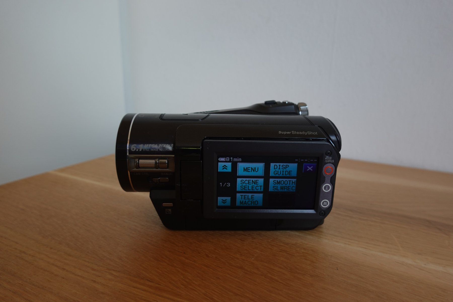 Sony Videocamere: Sony Handycam HDR-HC9 - Schwarz – Usato da Fribourg venduto da mar_9vlt 5