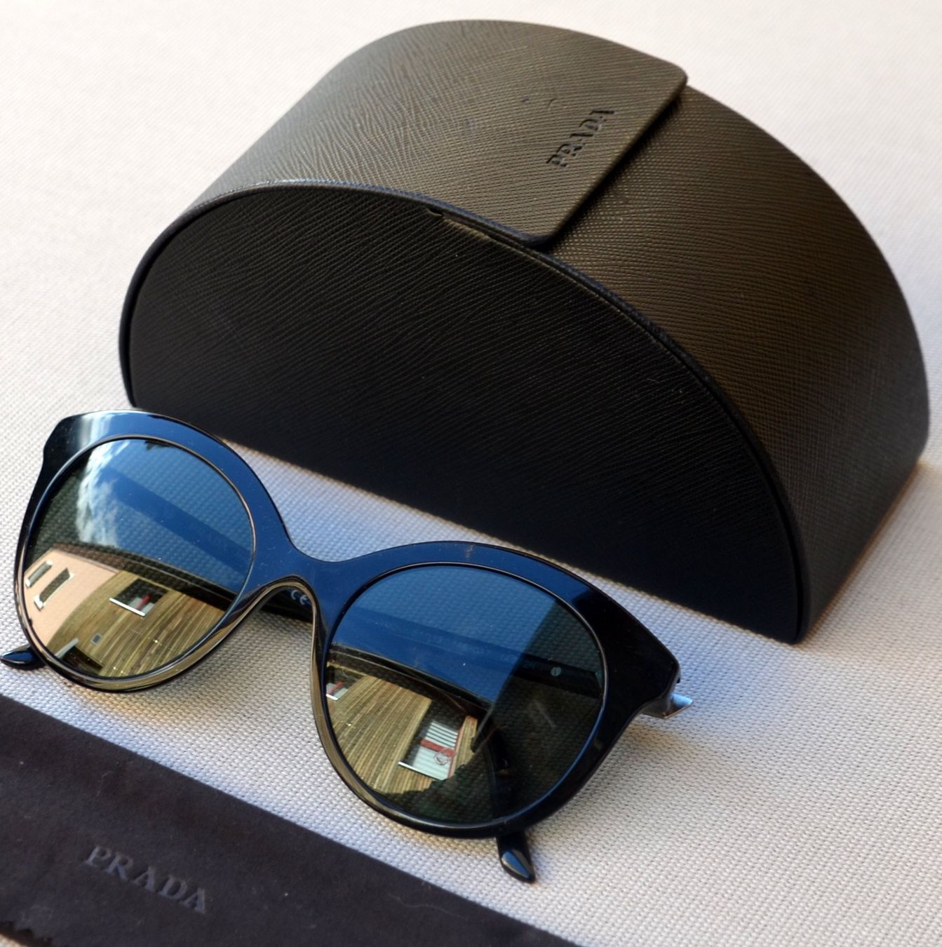 Prada Occhiali & Lenti: Sonnenbrille Prada SPR02Y lunettes de soleil – Usato da Collonges venduto da arashee 1