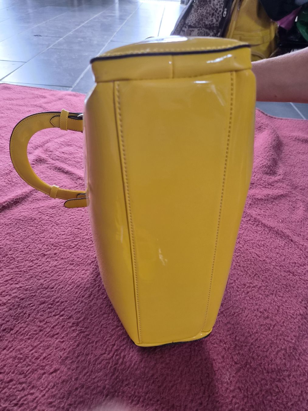 Sacs femmes: Damen Handtasche gelb Tom Eva – D'occasion à Dürrenäsch par Uliu 4