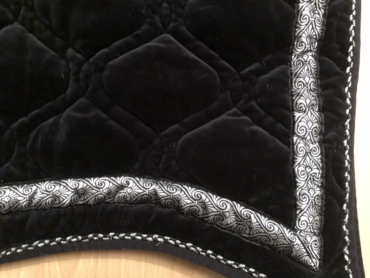 Coperte: Barockschabracke – Usato da Embrach venduto da Debby_1986 1