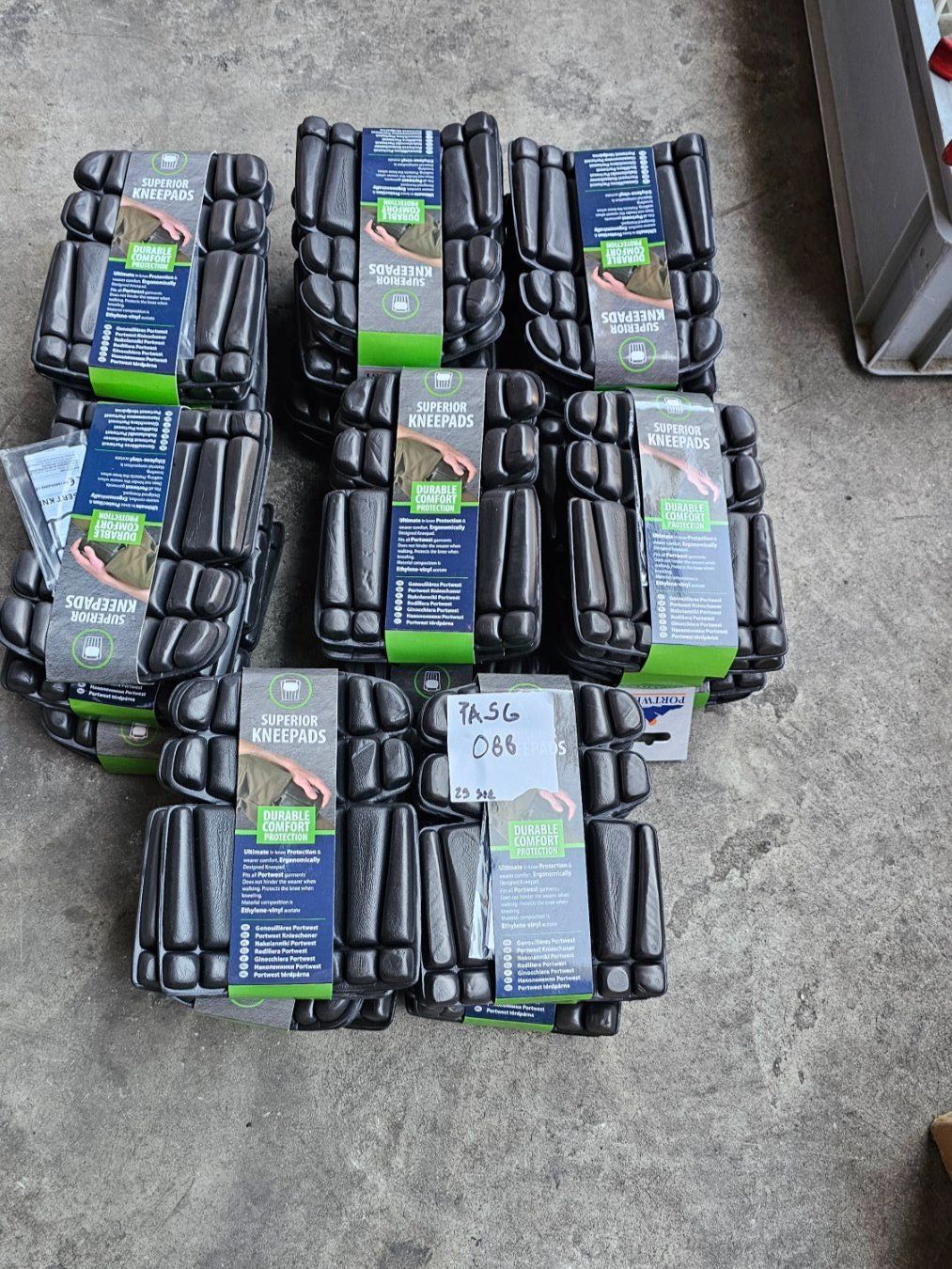 Protezioni & Imbottiture: 29 x PORTWEST Knieschoner - NEU – Nuovo (secondo la descrizione) da Diessenhofen venduto da Osio 1