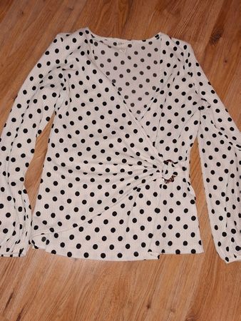 Haut femme à pois blanc et noir taille 40/42 neuf