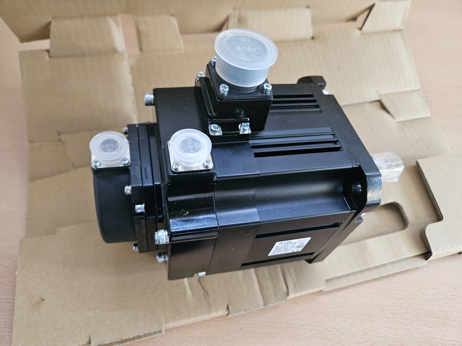 Mitsubishi  Motori: Mitsubishi Servomotor  HG-SR1524B – Nuovo (secondo la descrizione) da Bösingen venduto da TheRoundOne