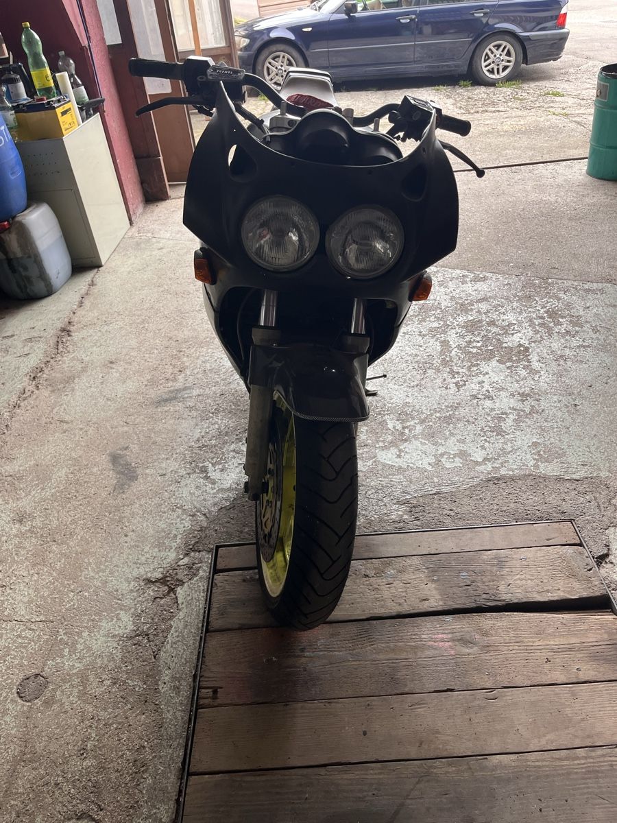 Yamaha Strada: Yamaha FZR 1000 – Difettoso da Courtetelle venduto da Adonia4 3