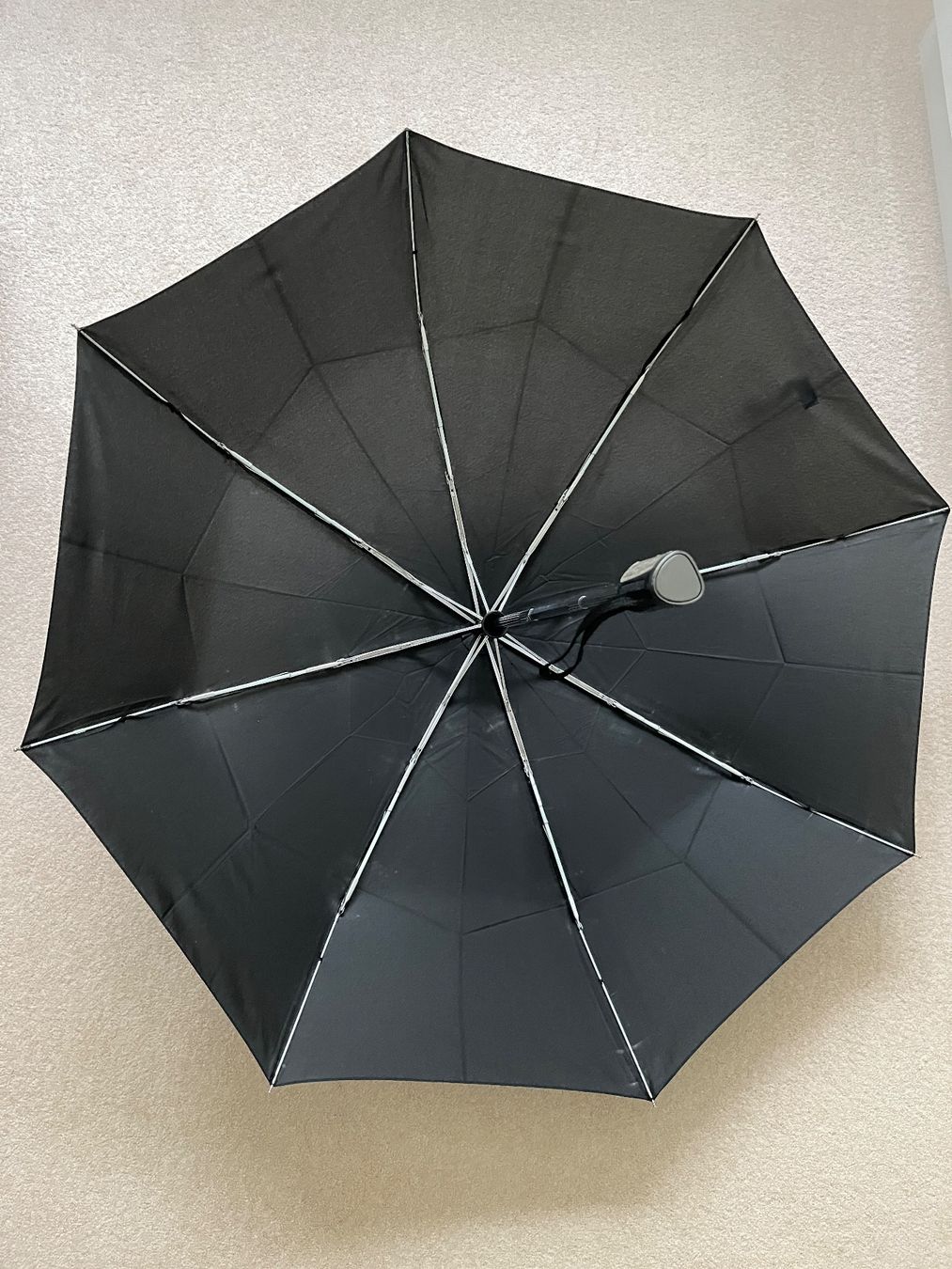Ombrelli: Regenschirm mit Etui von LIGHTECH - L28cm – Usato da Kilchberg ZH venduto da Simple.Life 2