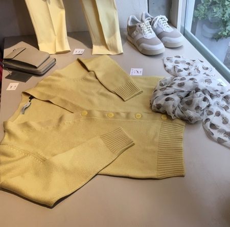 Gran Sasso LA Strick V Jacke glatt re Merino hell gelb Gr 36
