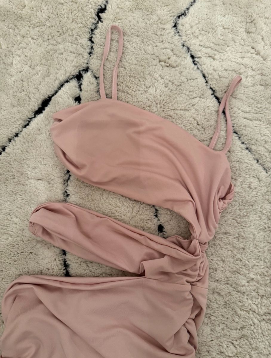 Shein Vestiti: pink dress with cut-outs – Nuovo (secondo la descrizione) da Wängi venduto da ambraaa19 1