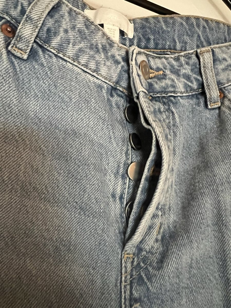 H&M Jeans: Pantalon jeans - h&m - taille 42 – Gebraucht aus Bossonnens von noemie_01 1