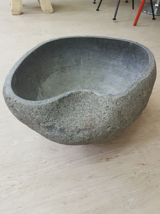 Wasserbecken aus einem Flussstein, Indonesien Kaufen auf Ricardo
