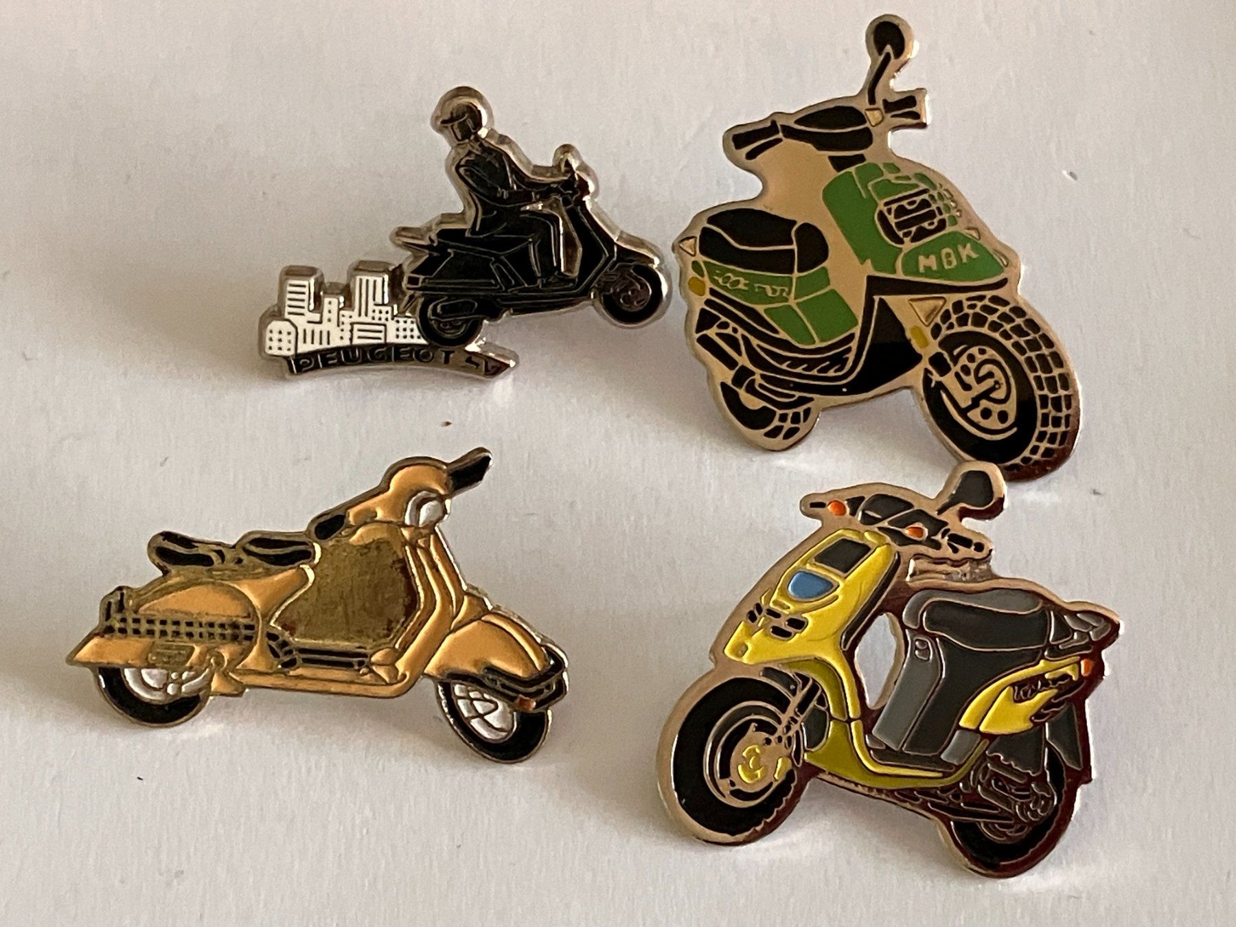 Placchette & Badge: 4 Pin Mofa Roller – Usato da Basel venduto da djwwpp