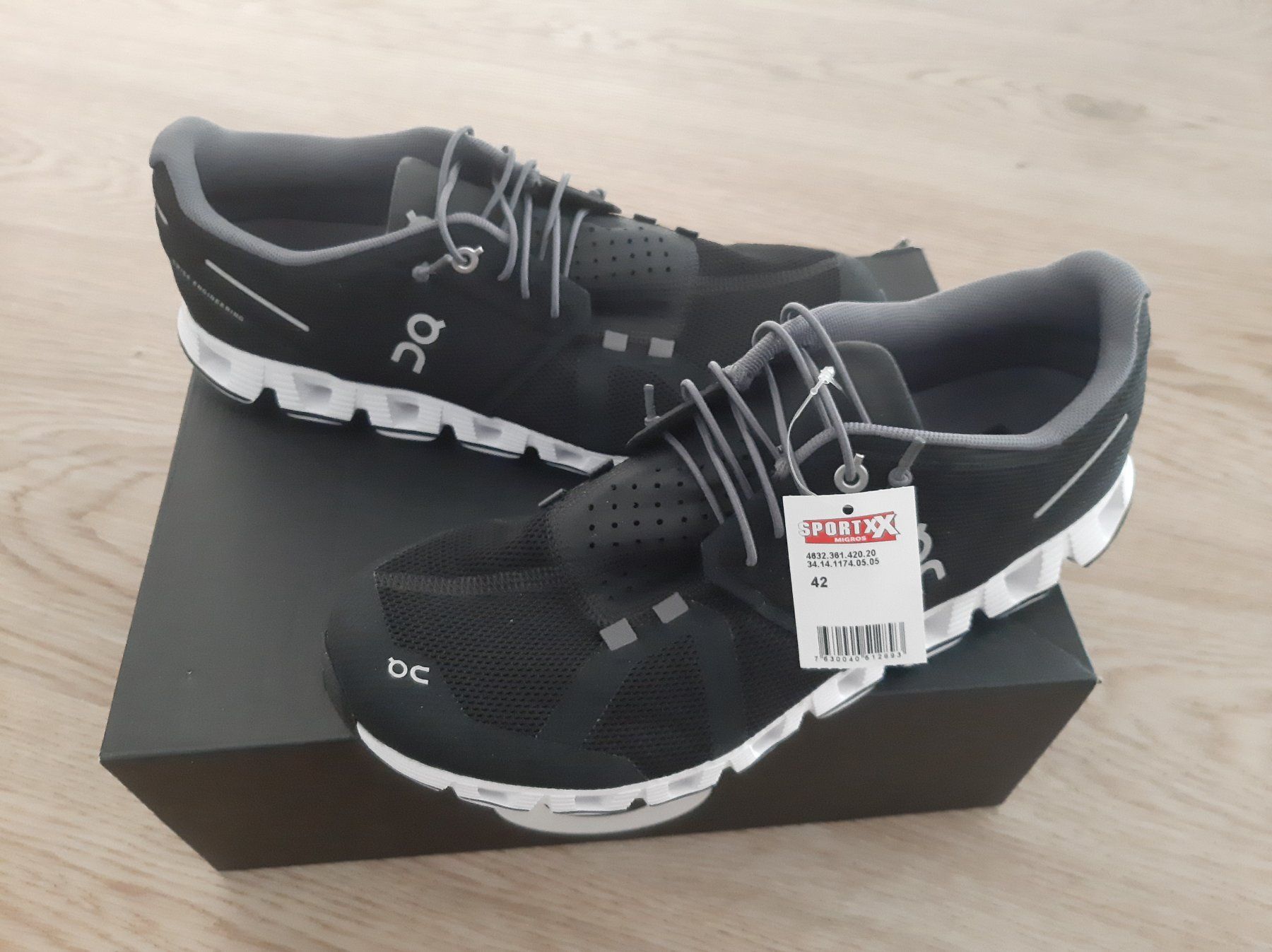 On Scarpe da uomo: On Turnschuh Gr.42 – Nuovo e nell'imballaggio originale da Ostermundigen venduto da prr848