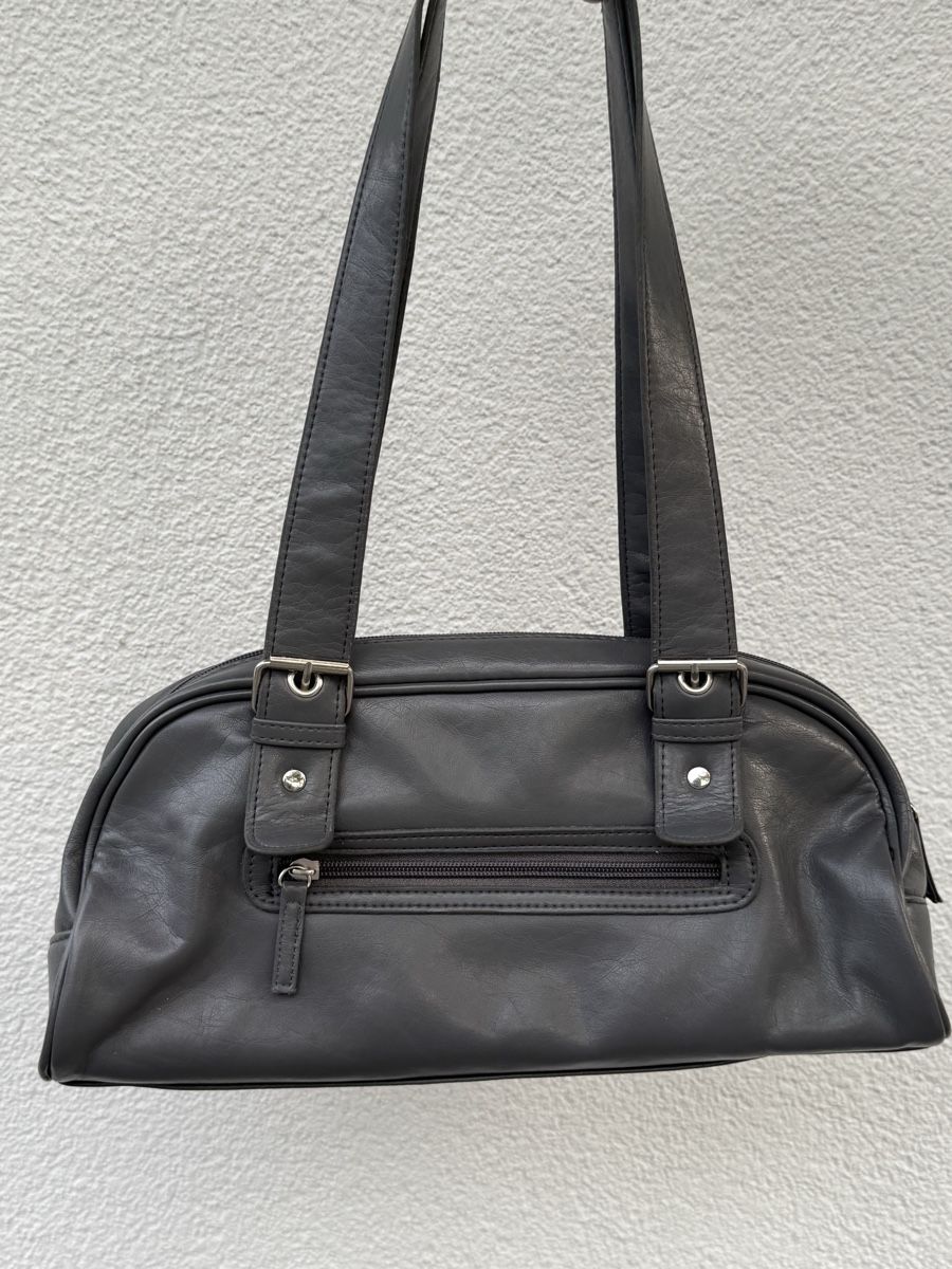Borse da donna: Trendy Handtasche/Schultertasche – Usato da Balsthal venduto da Narulya 1