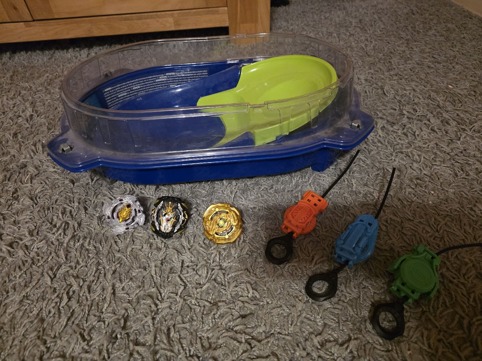 Giocattoli: Beyblade Arena mit 3 Beyblades – Usato da Salmsach venduto da rabe360
