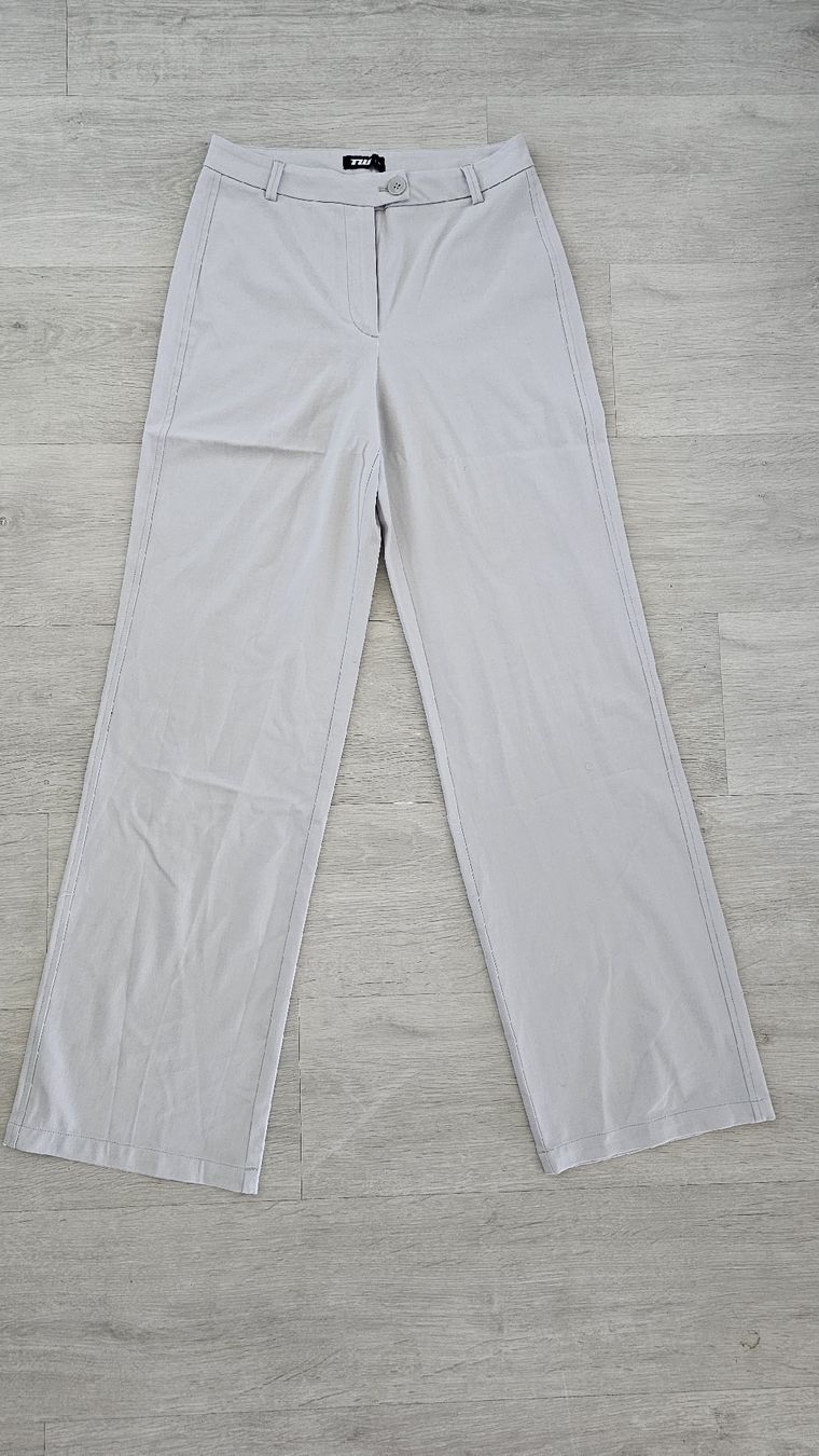 Tally Weijl Pantaloni: hellgraue Stoffhose Tally Weijl Gr. M – Nuovo (secondo la descrizione) da Dintikon venduto da MiaCi