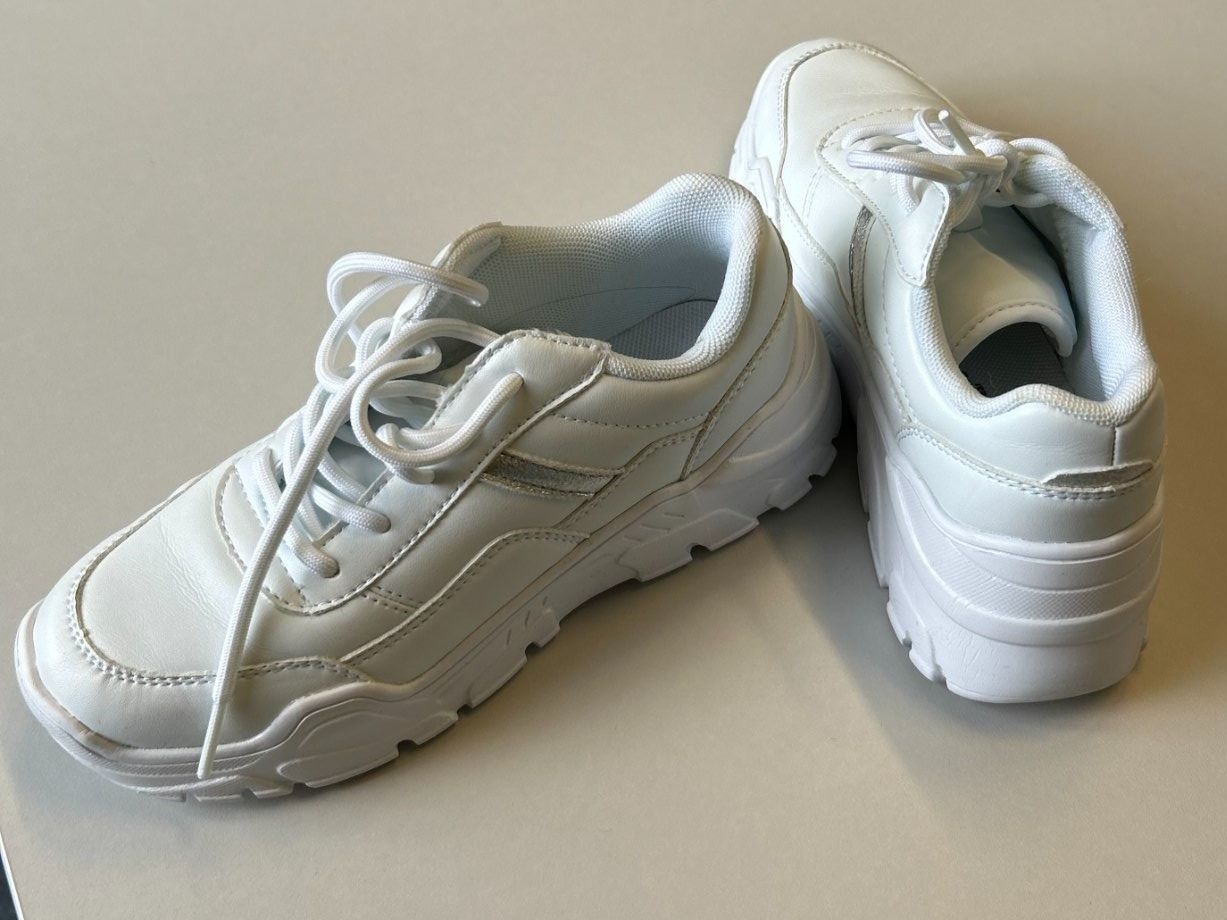 Herrenschuhe: Kinderschuhe Sneaker Venice Grösse 34 NEU – Neu (gemäss Beschreibung) aus Zürich von kun_d8p9 2