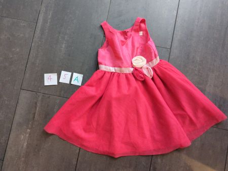 Süsses Kleid Gr. 104 Nr.45A