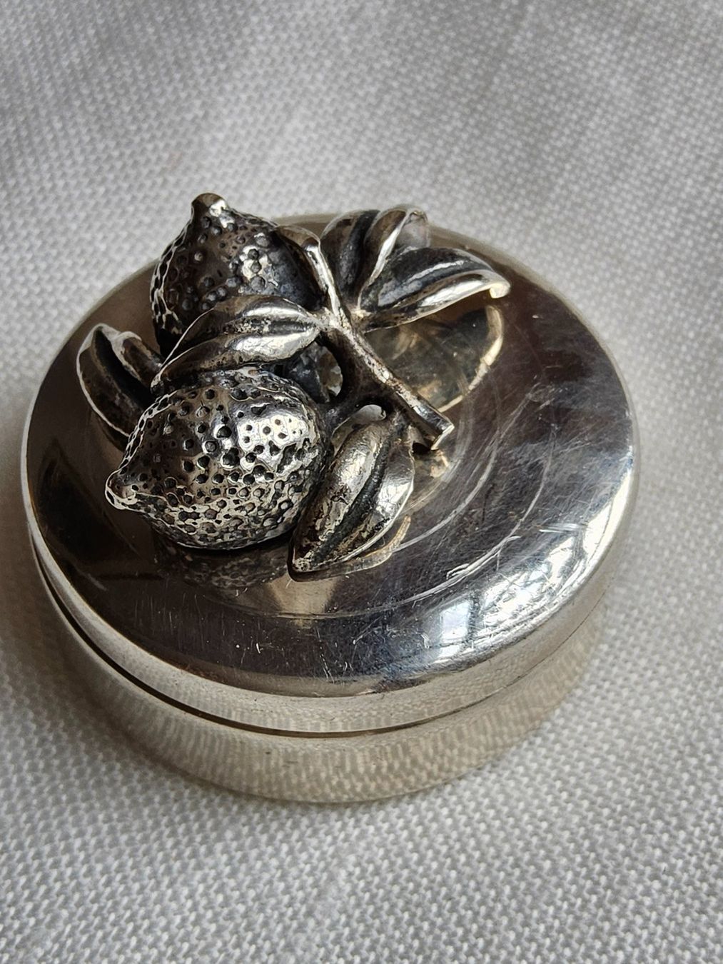 Altro in Cosmetici & Cura: Kleine Sterling Silber Pillendose – Usato da Zürich venduto da SciTec 7