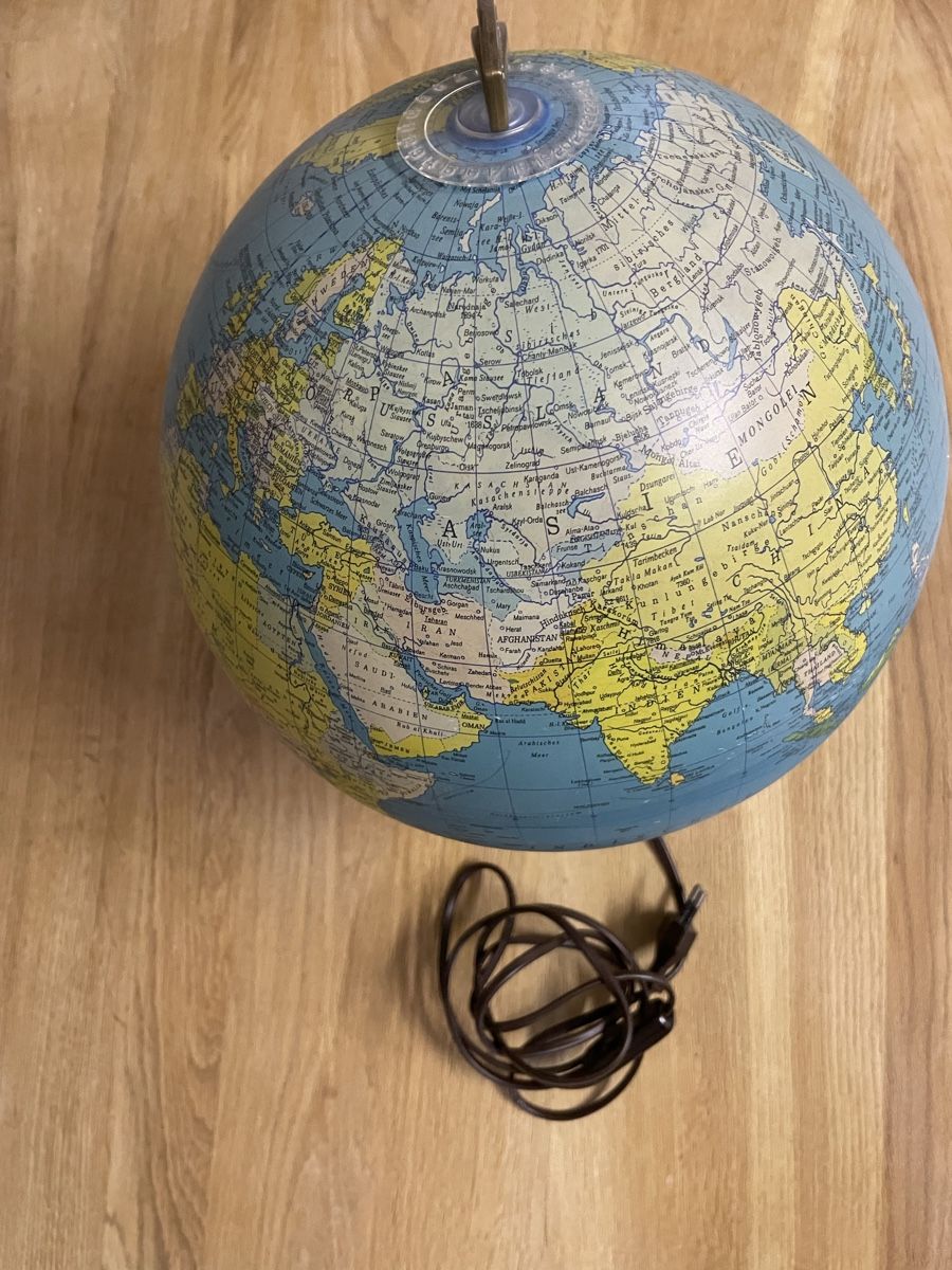 Globus Lampade: Illuminated Vintage Globe - Explore the World from Home! – Usato da Goldau venduto da machdam