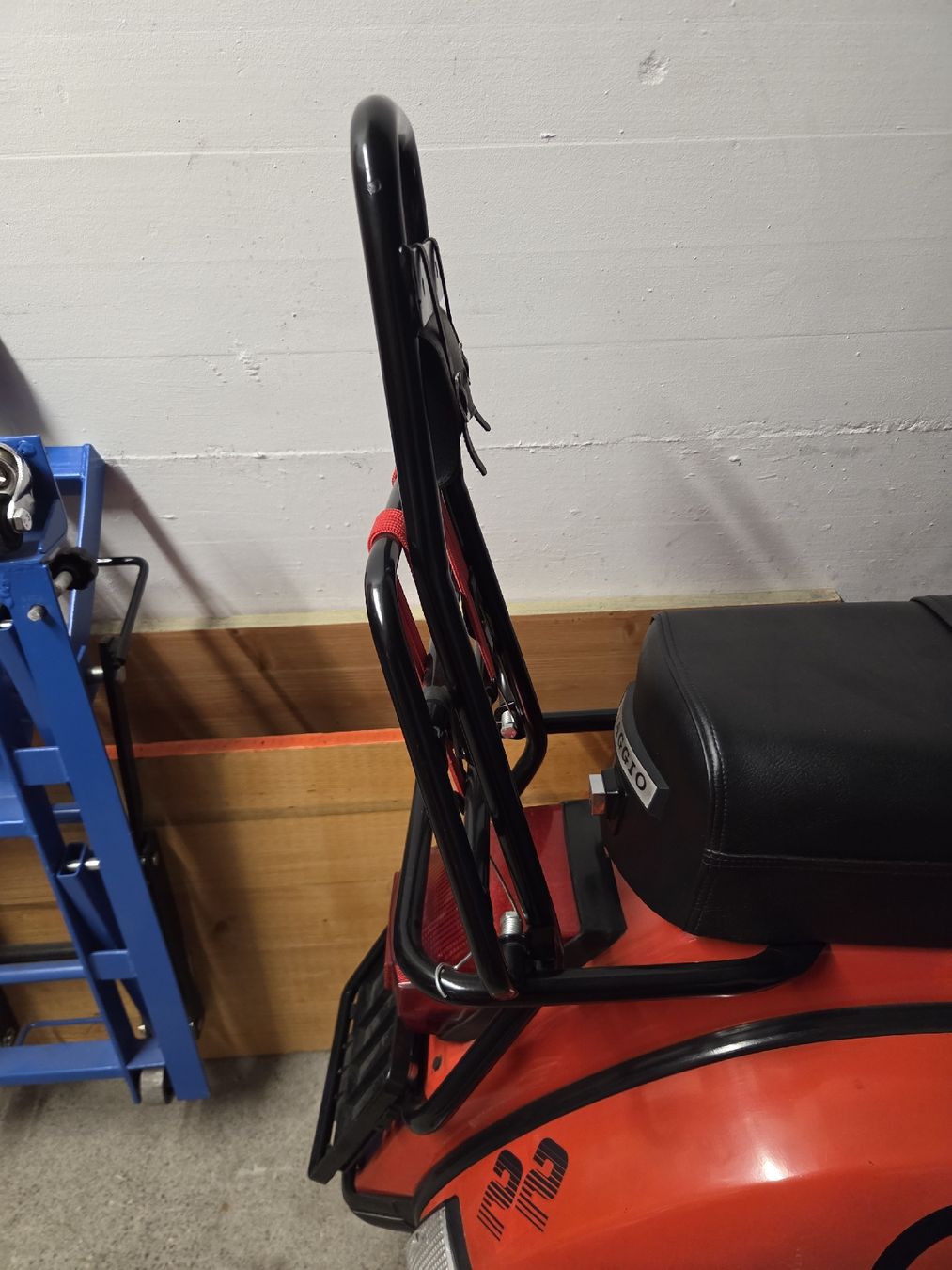 Vespa Scooter: VESPA PX – Usato da Frauenfeld venduto da LocoVw