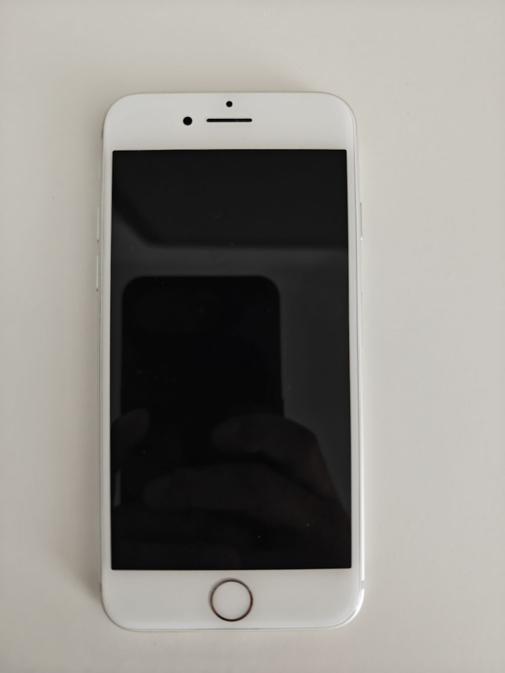 Apple Telefoni cellulari / Smartphones: Iphone 7 / 128GB / Weiss  – Usato da Oetwil am See venduto da Dani_Yele