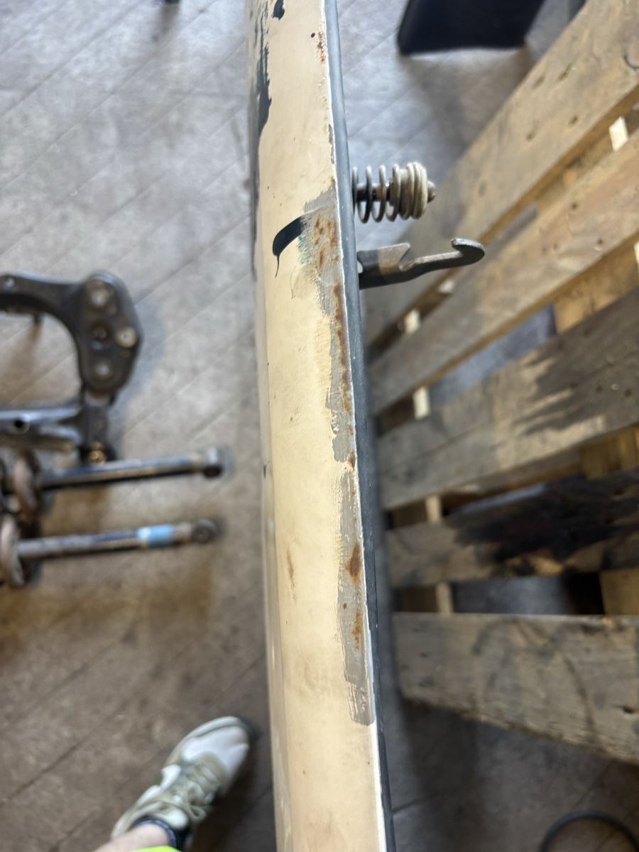 VW Tutti pezzi di ricambio auto: Golf 2 haube – Usato da unterägeri venduto da Nelo.92 2