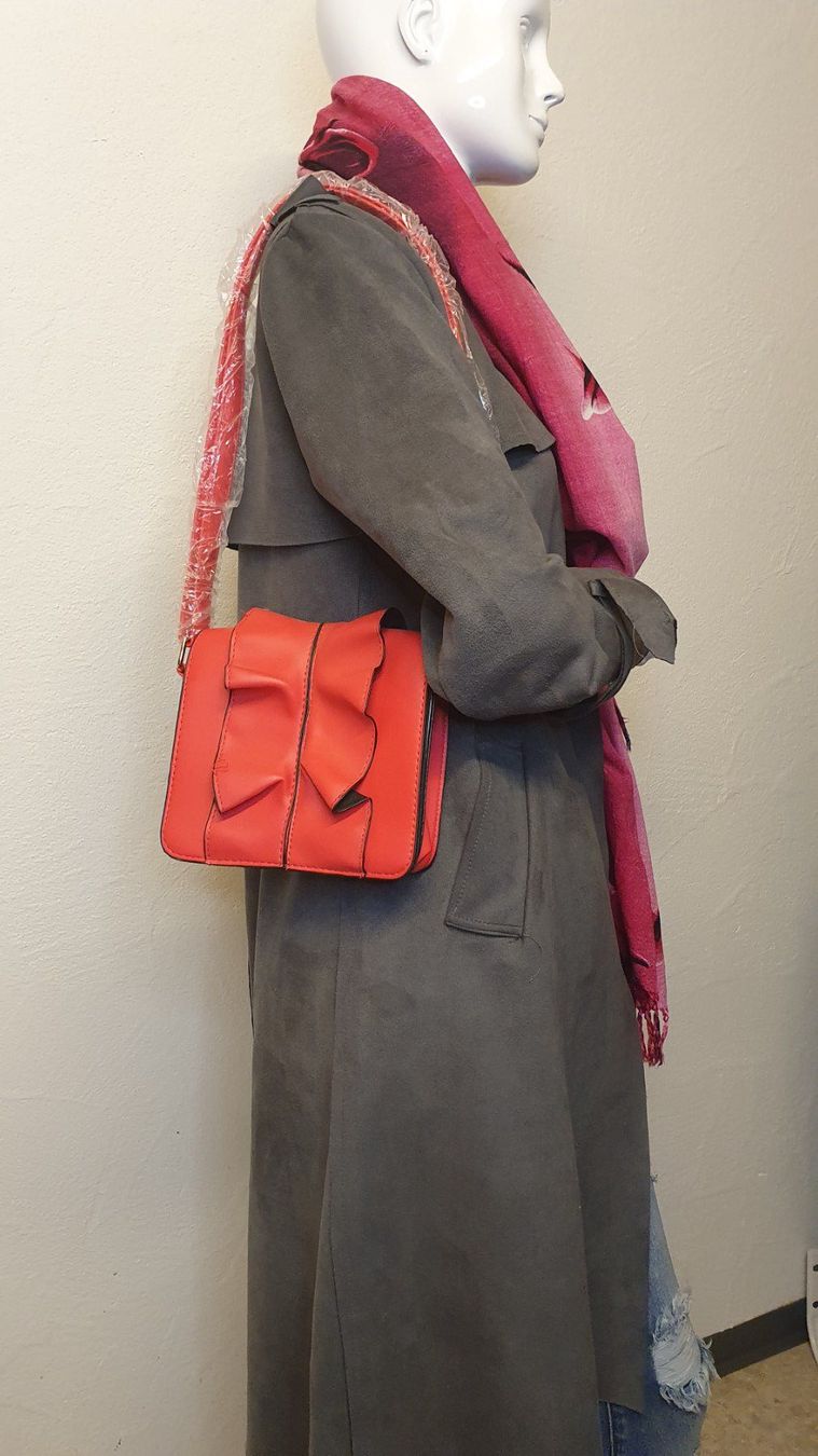 Borse da donna: Neue Damenhandtasche – Nuovo e nell'imballaggio originale da Wald ZH venduto da Martin79 1