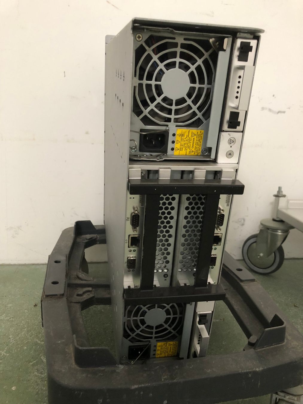 Serveurs: Apple Xserve RAID, OHNE Harddisks – Défectueux à Hinterkappelen par atomschnee 2
