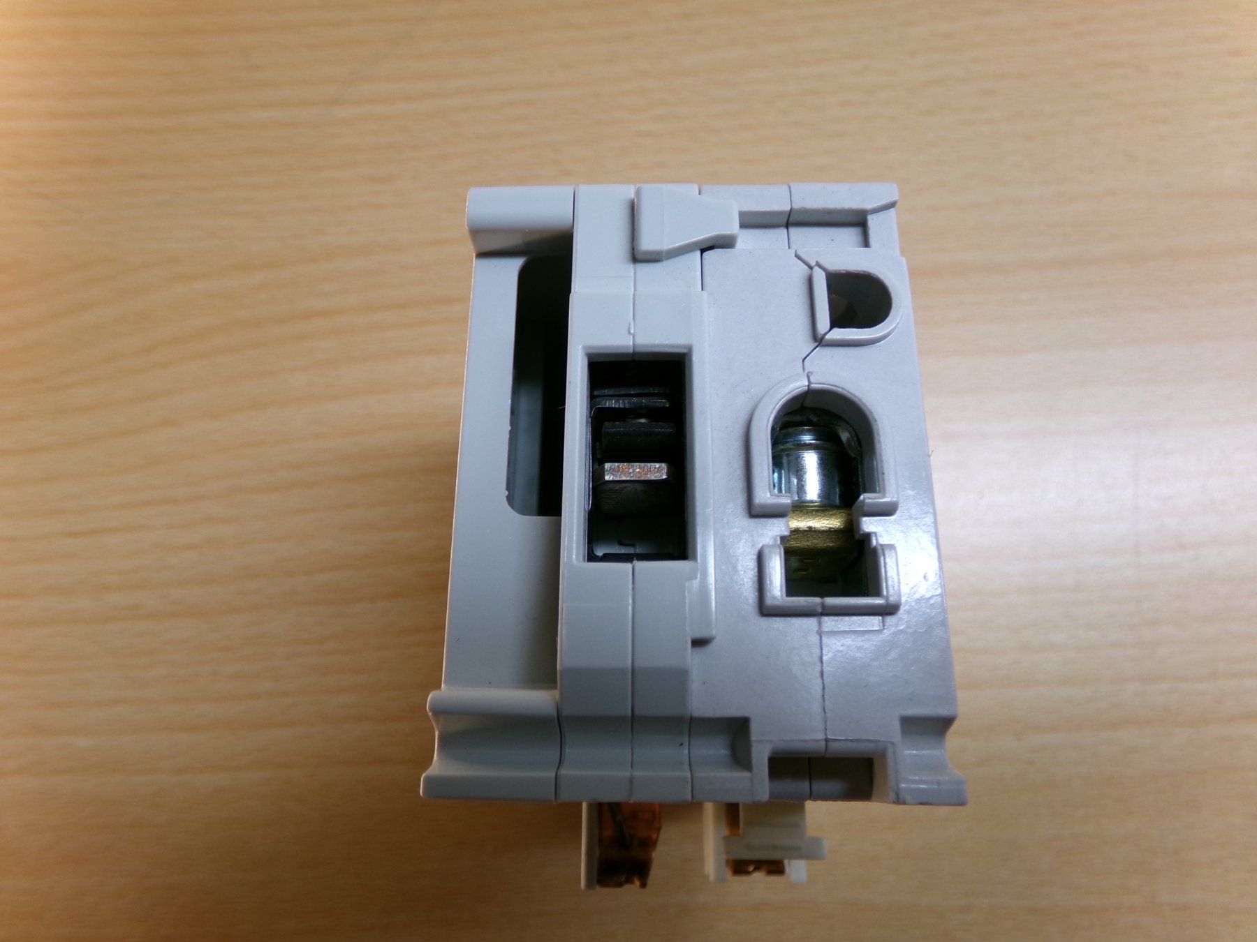 ABB Interruttori: LS C13 mit N-Trenner ABB-smissline-S – Usato da Hombrechtikon venduto da Maloev17 5