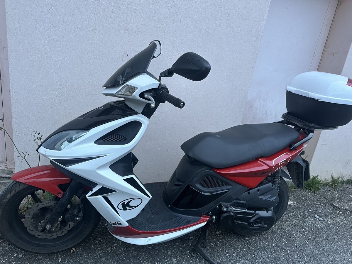 Kymco Scooters: Kymco 125 Scooter - Red & White - Great Condition! – Gebraucht aus Chêne-Bourg von zac_vv5x 1