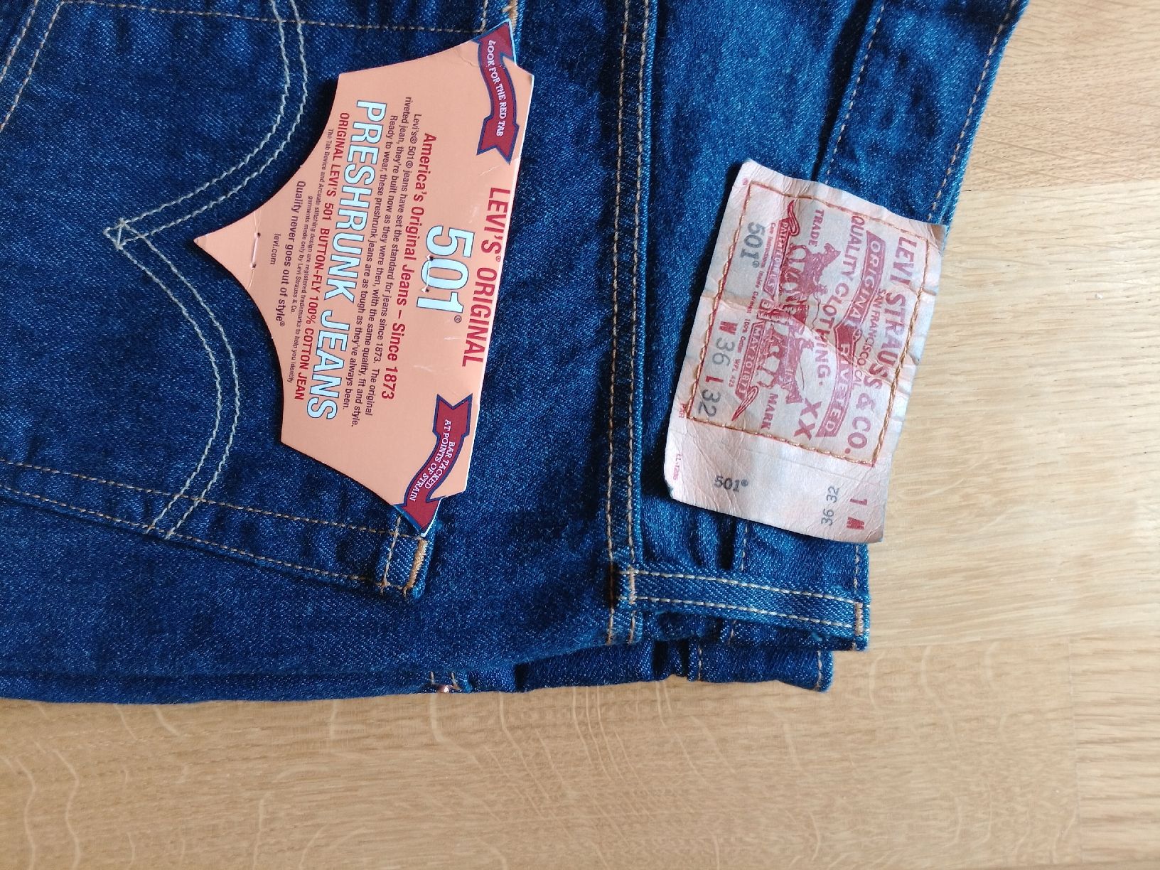 Jeans: Neue Levis Jeans 501 – Nuovo e nell'imballaggio originale da Disentis-Muster venduto da Bix03 2